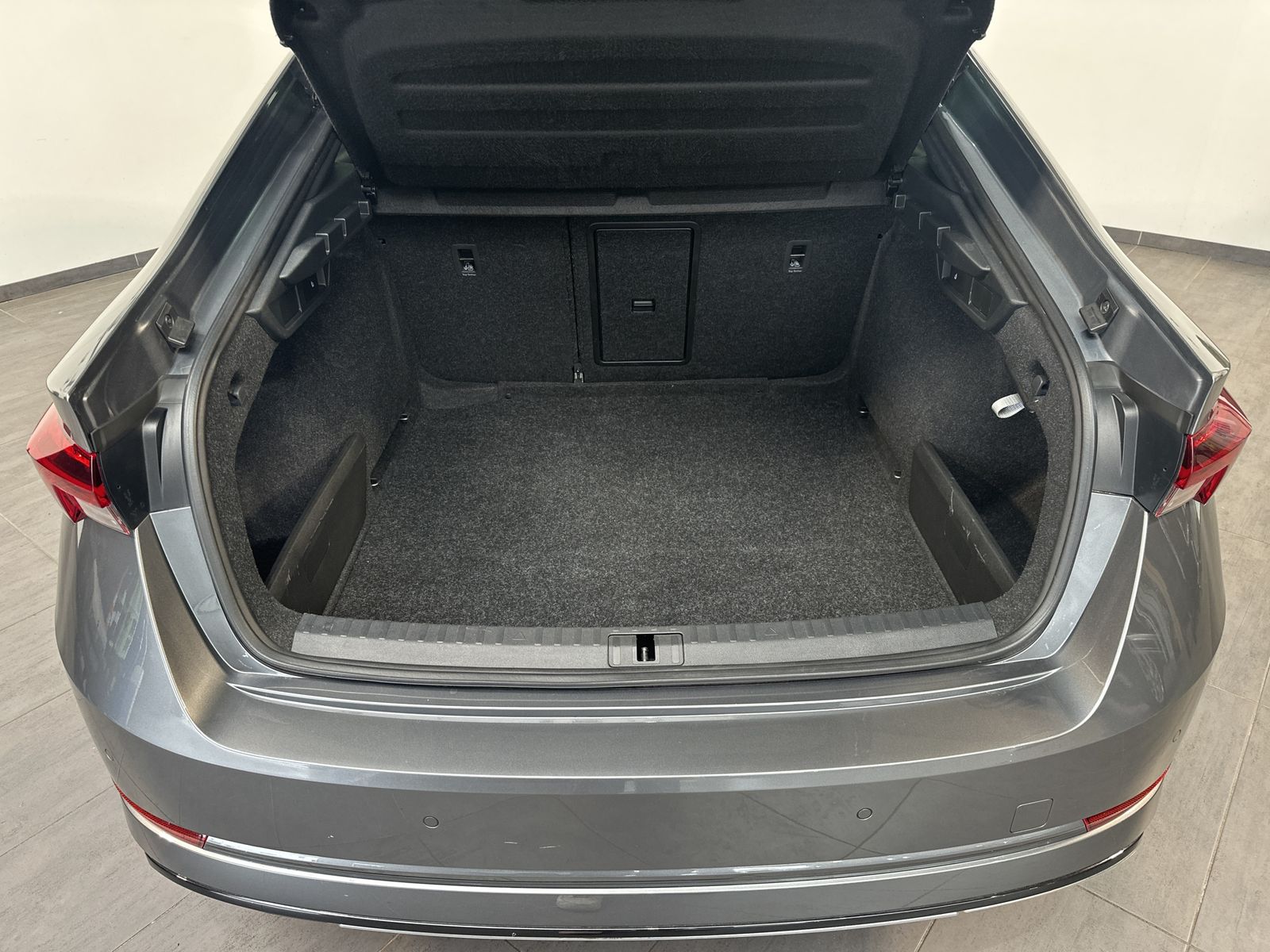Fahrzeugabbildung SKODA Octavia 2.0 TDI DSG Sportline DSG NAV+LED+ACC+HU
