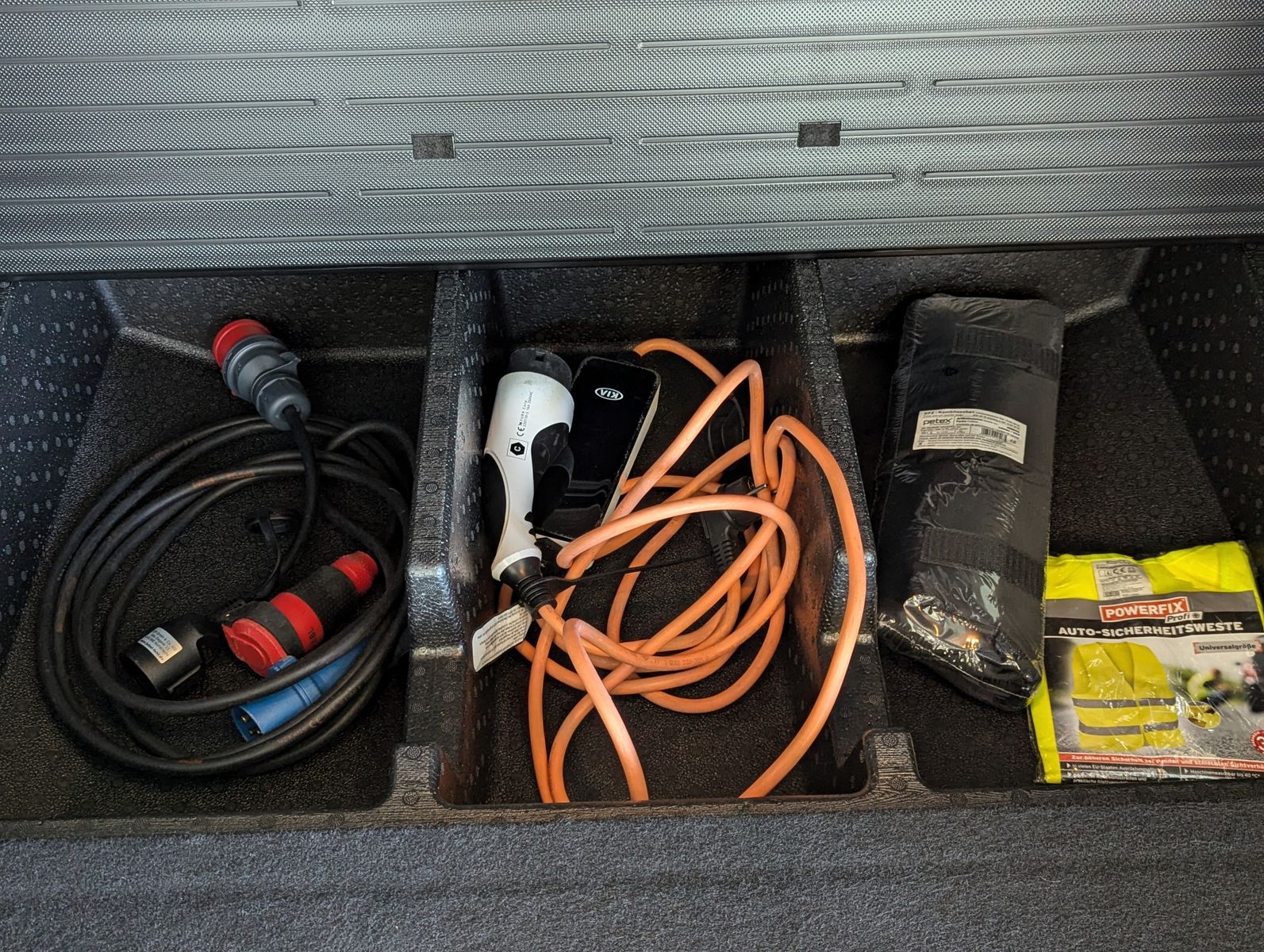 KIA Sorento Spirit 4WD Plug-In Hybrid ACC BOSE 360° - Image 19