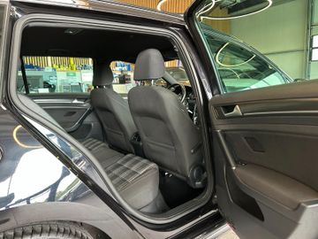 MYAUTOCENTER – Gebraucht- und Jahreswagen mit Werkstattservice in Pfaffenhofen Volkswagen Golf *ACC*PDC*NAVI*2-Zonen*LED*SPORT*