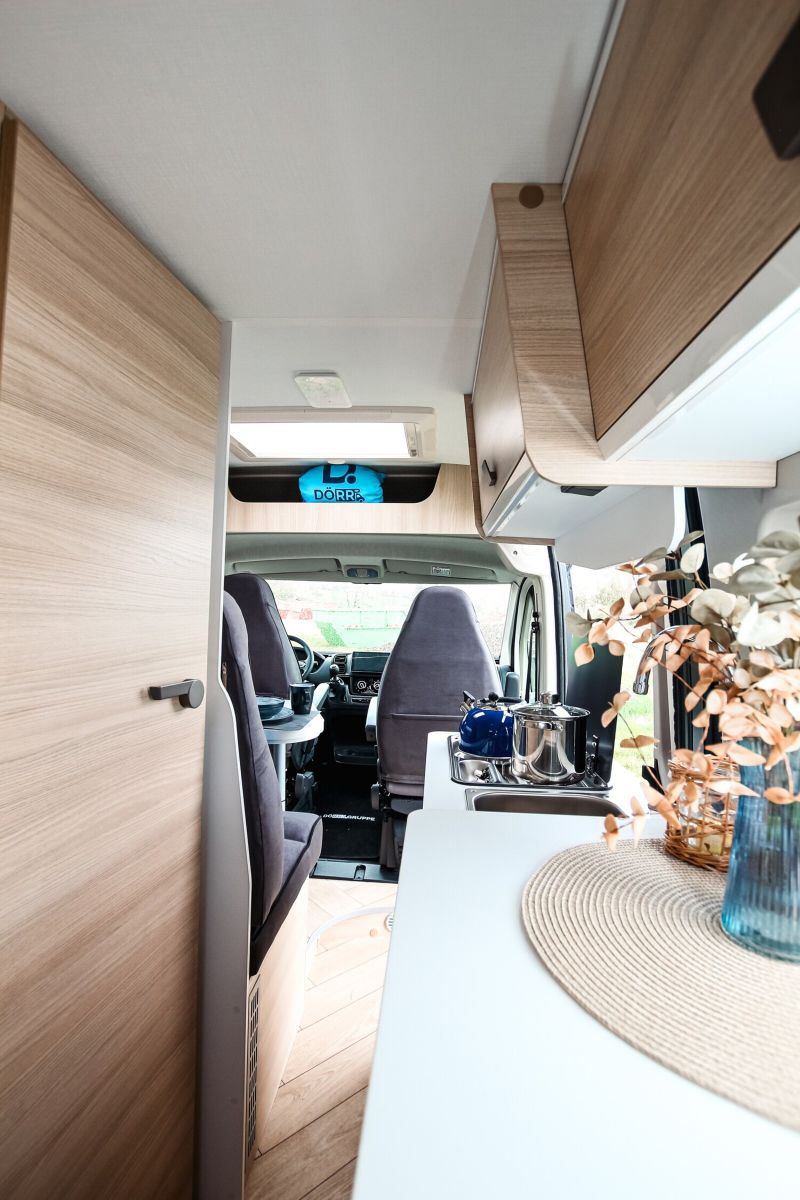 Fahrzeugabbildung Chausson Van First Line V594L Dörr Black-Edition exklusiv