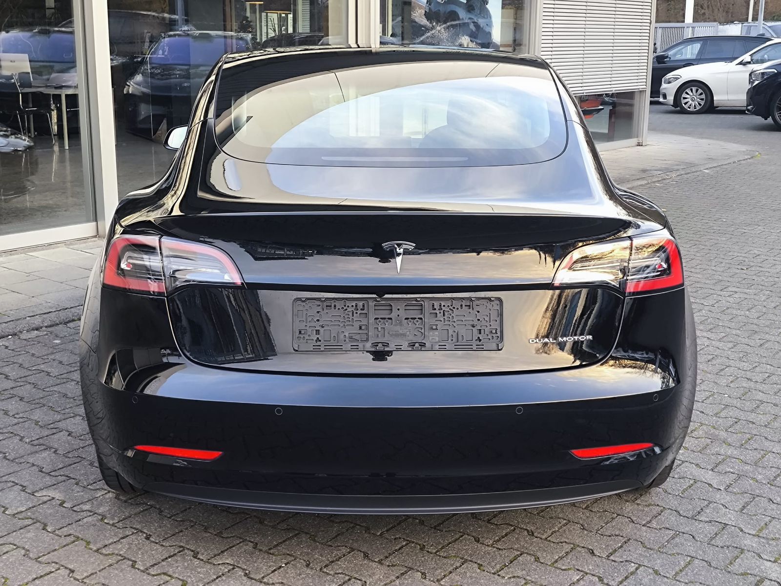 Fahrzeugabbildung Tesla Model 3 Long Range Dual AWD PANO+STDHZ+LED+ACC+