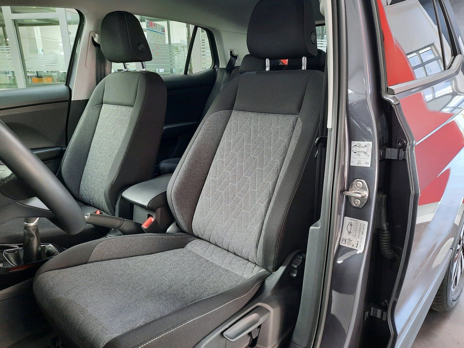 Fahrzeugabbildung Volkswagen T-Cross Move TSI *Navi*Sitzhzg*Einparkh*App-Con*