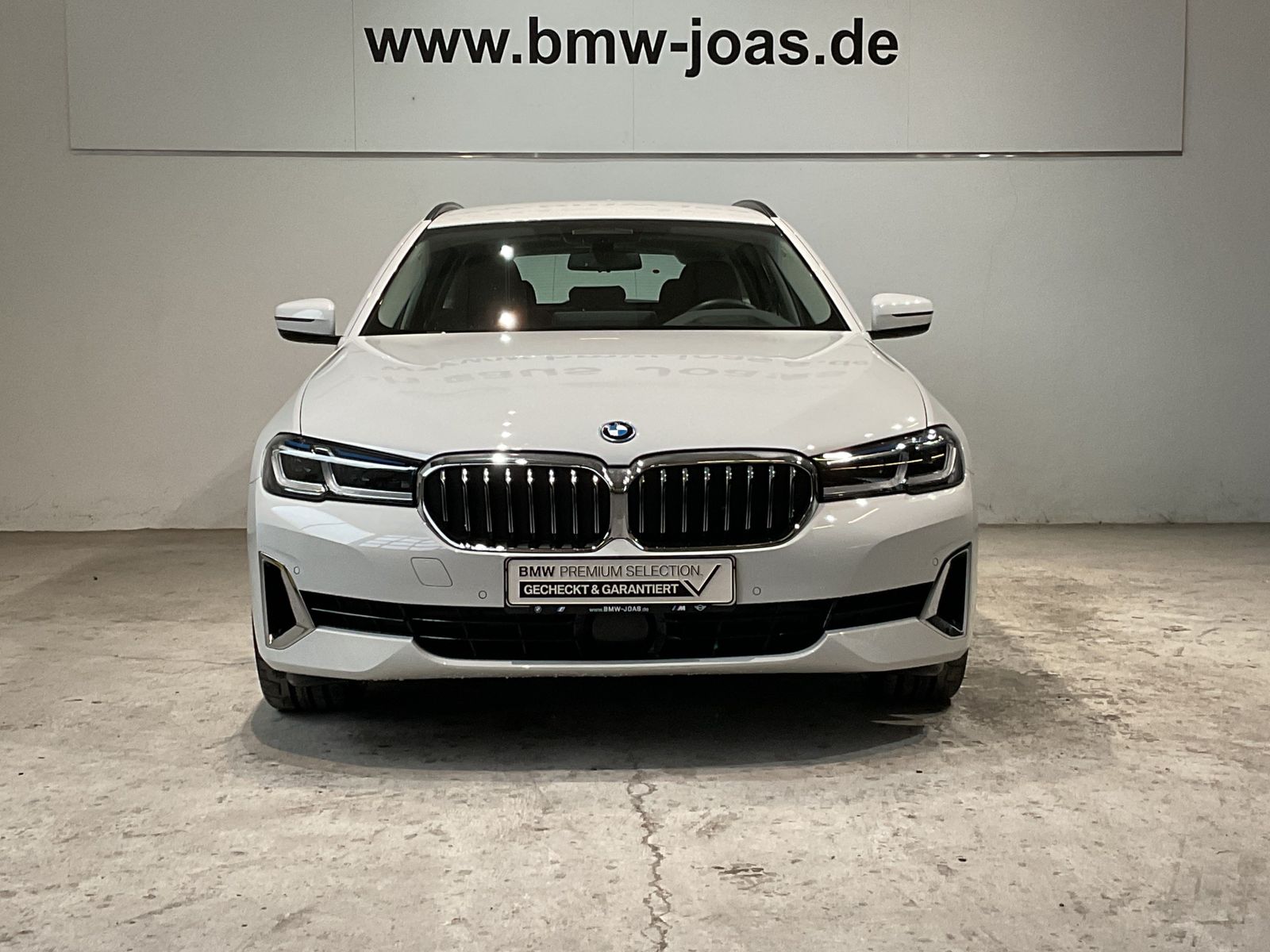 Fahrzeugabbildung BMW 530e xDrive Head-Up HiFi DAB WLAN AHK