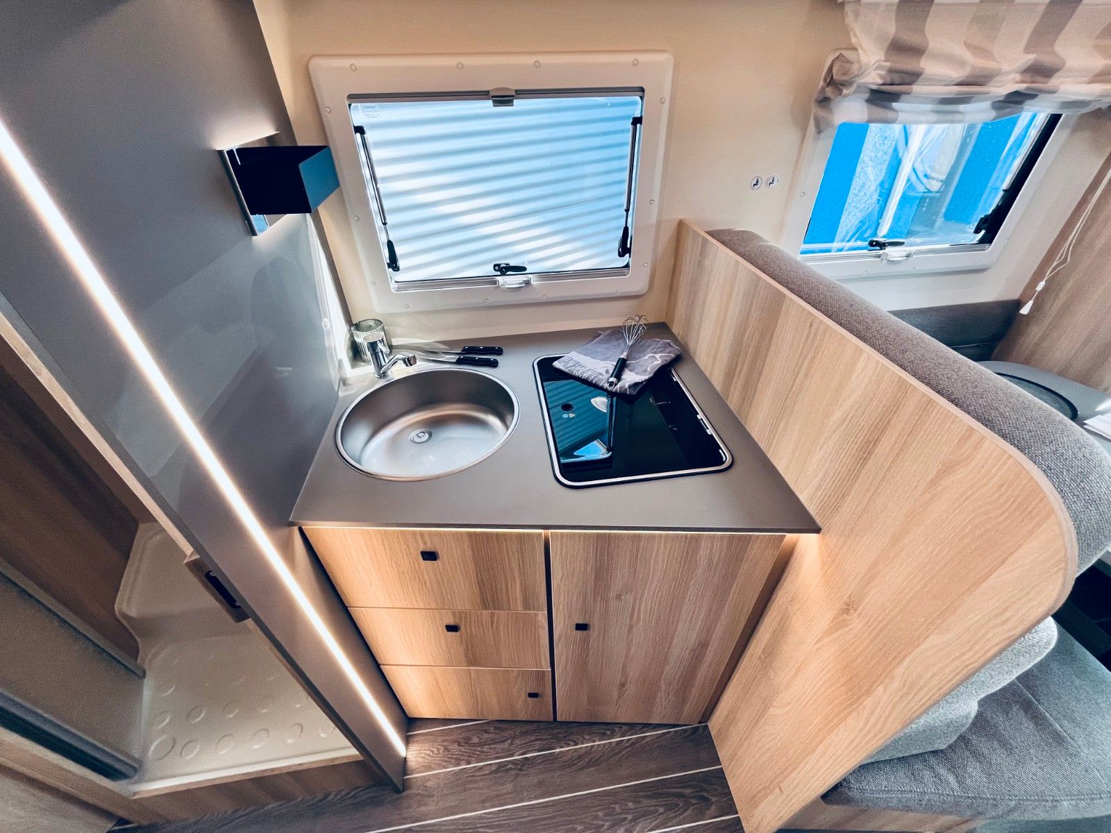 Fahrzeugabbildung NobelART A-7000 - Modell 2026 - Vollausstattung!