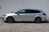 Toyota Corolla 2.0 Hybrid Touring Sports Team Deutschla - silberne Toyota Corolla