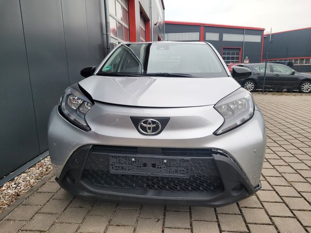 Toyota Aygo X Play 1.0 Aut. Kamera, Fahrbereit