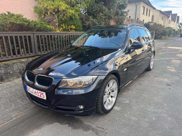 BMW 320d Touring *LEDER - NAVI - XENON - PANO*