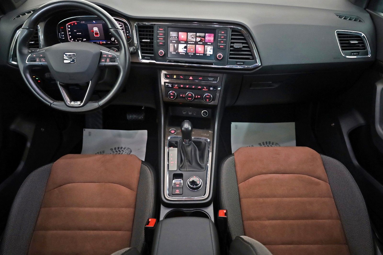 Fahrzeugabbildung SEAT Ateca Xcellence T.Leder,Navi,LED,SH,ACC,SR+WR