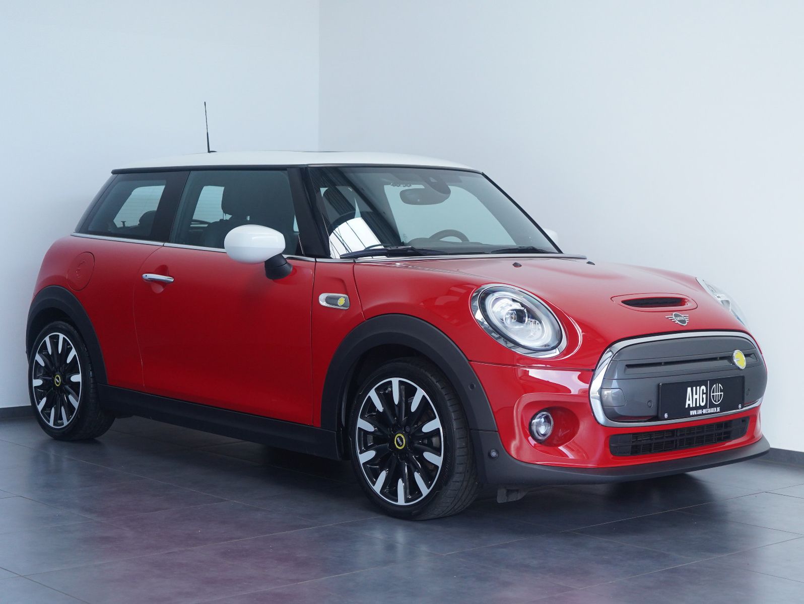 Fahrzeugabbildung MINI COOPER SE Trim XL YOURS/PANO/LEDER/HUD/SOH