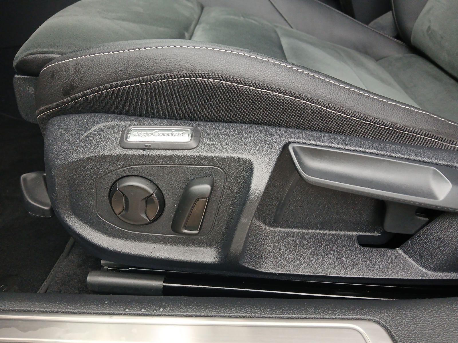 Fahrzeugabbildung Volkswagen Arteon SB TDI Elegance Keyless AHK Kamera ACC