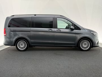 Mercedes V 220 - 8