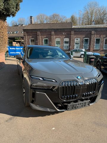 BMW 740 Baureihe 7 Lim 740 d xDrive M Sport