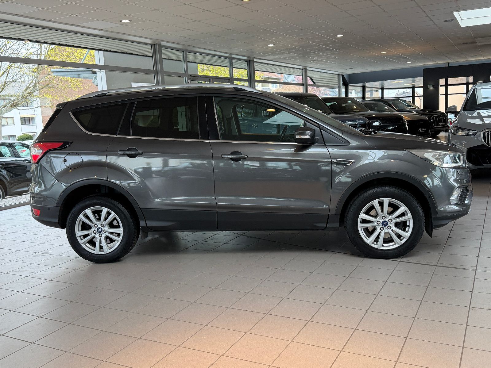 Fahrzeugabbildung Ford Kuga Cool & Connect /PDC/SHZ/LEKR.-HEIZ/KLIMA