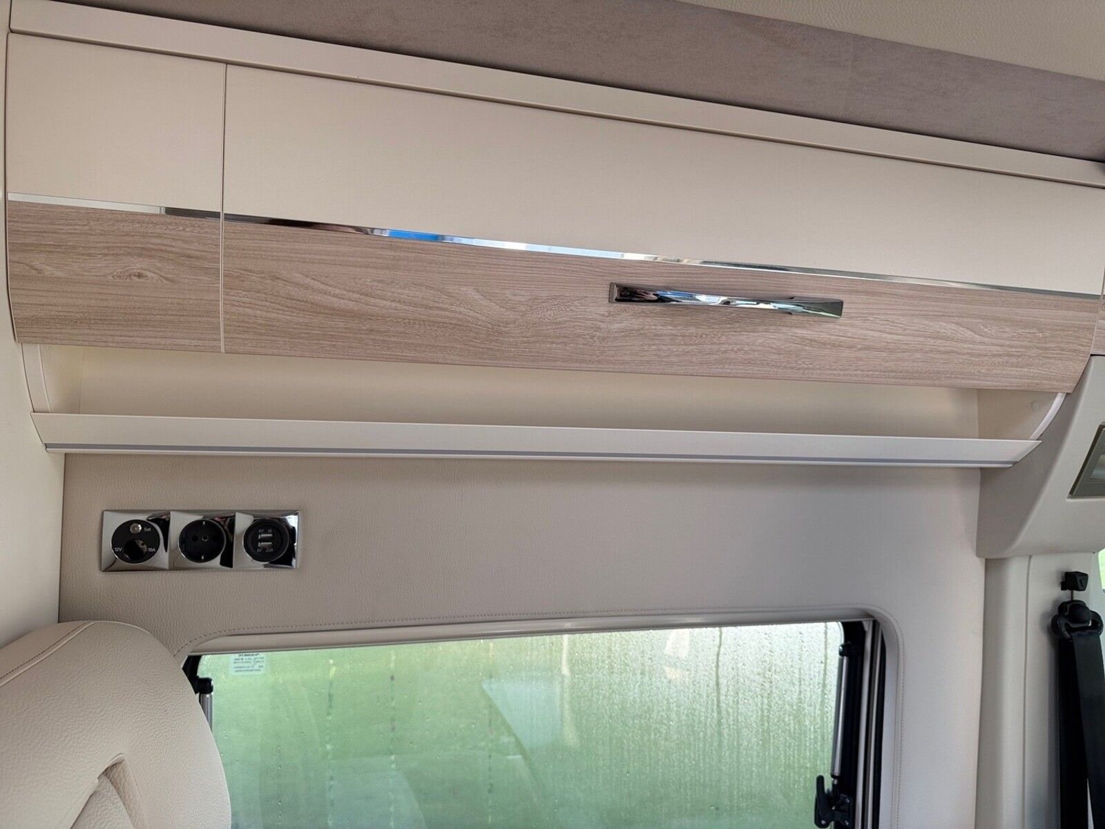 Fahrzeugabbildung Eura Mobil Van V 635 EB Klimaauto., Fahrassistenzpaket, RFK