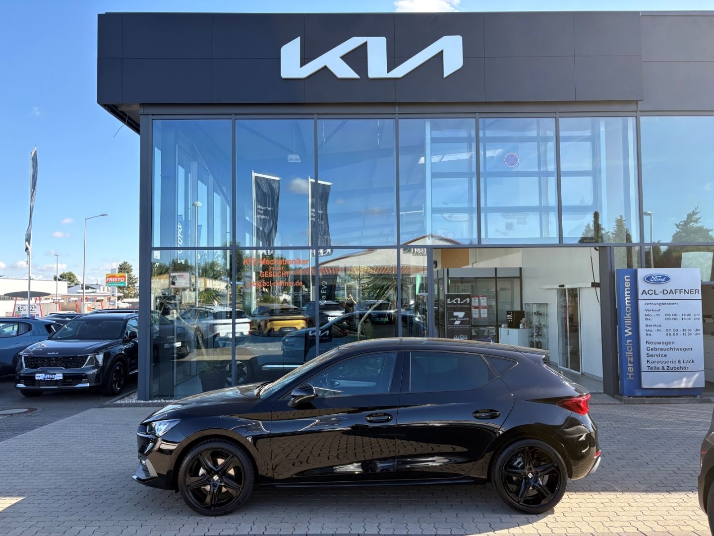 Fahrzeugabbildung SEAT Leon 1.5 FR Black Edition SpurhalteASS Kamera PD