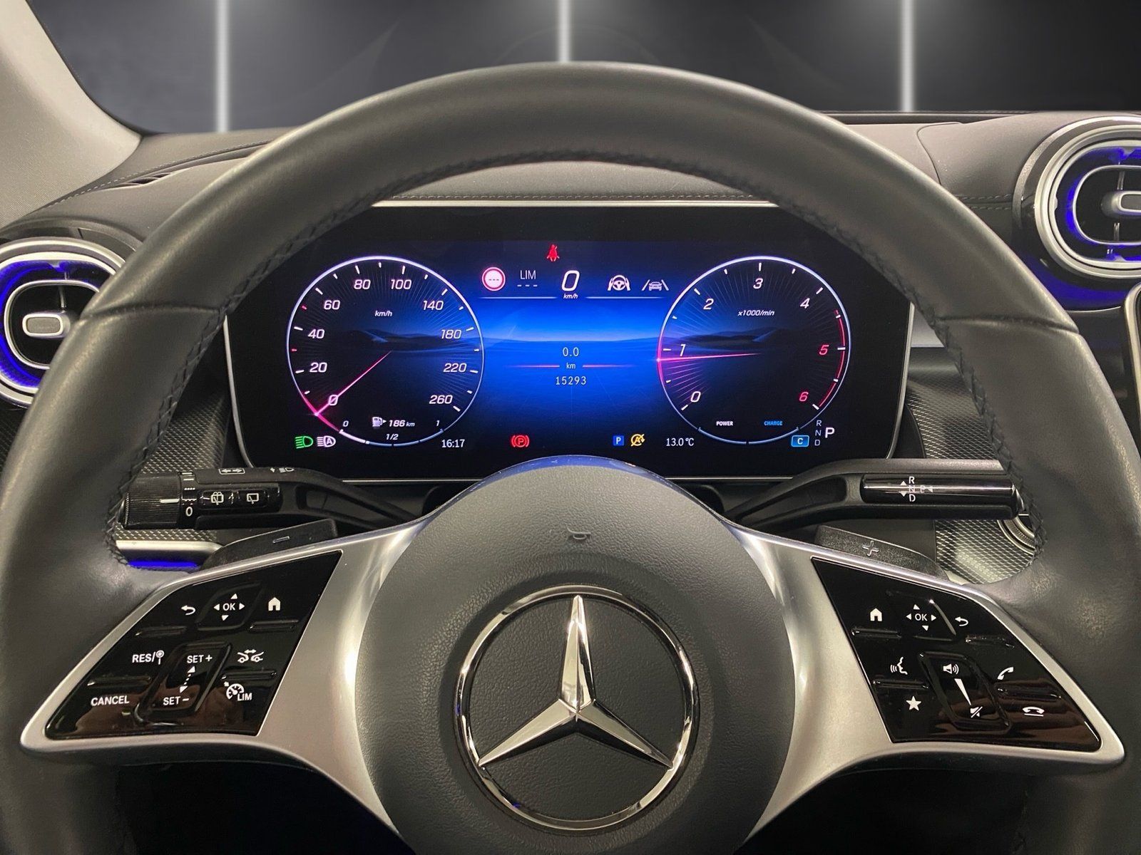 Fahrzeugabbildung Mercedes-Benz GLC 220 d 4M Avantgarde*AHK*Distronic*Pano*360°*