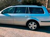 Ford Mondeo Auto Silber - Ford Mondeo aus 2001: Kombi