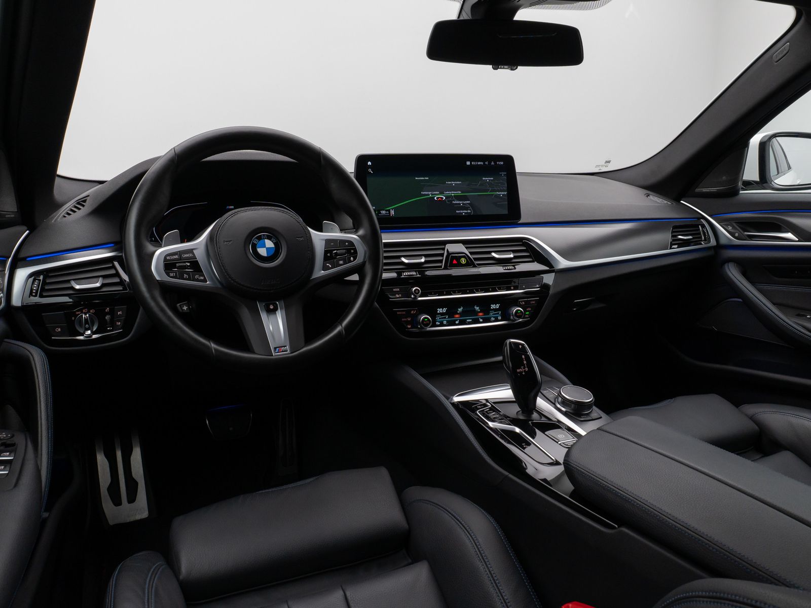 Fahrzeugabbildung BMW 540d xD M Sport Kamera DAB H/K AHK Alarm 20Zoll