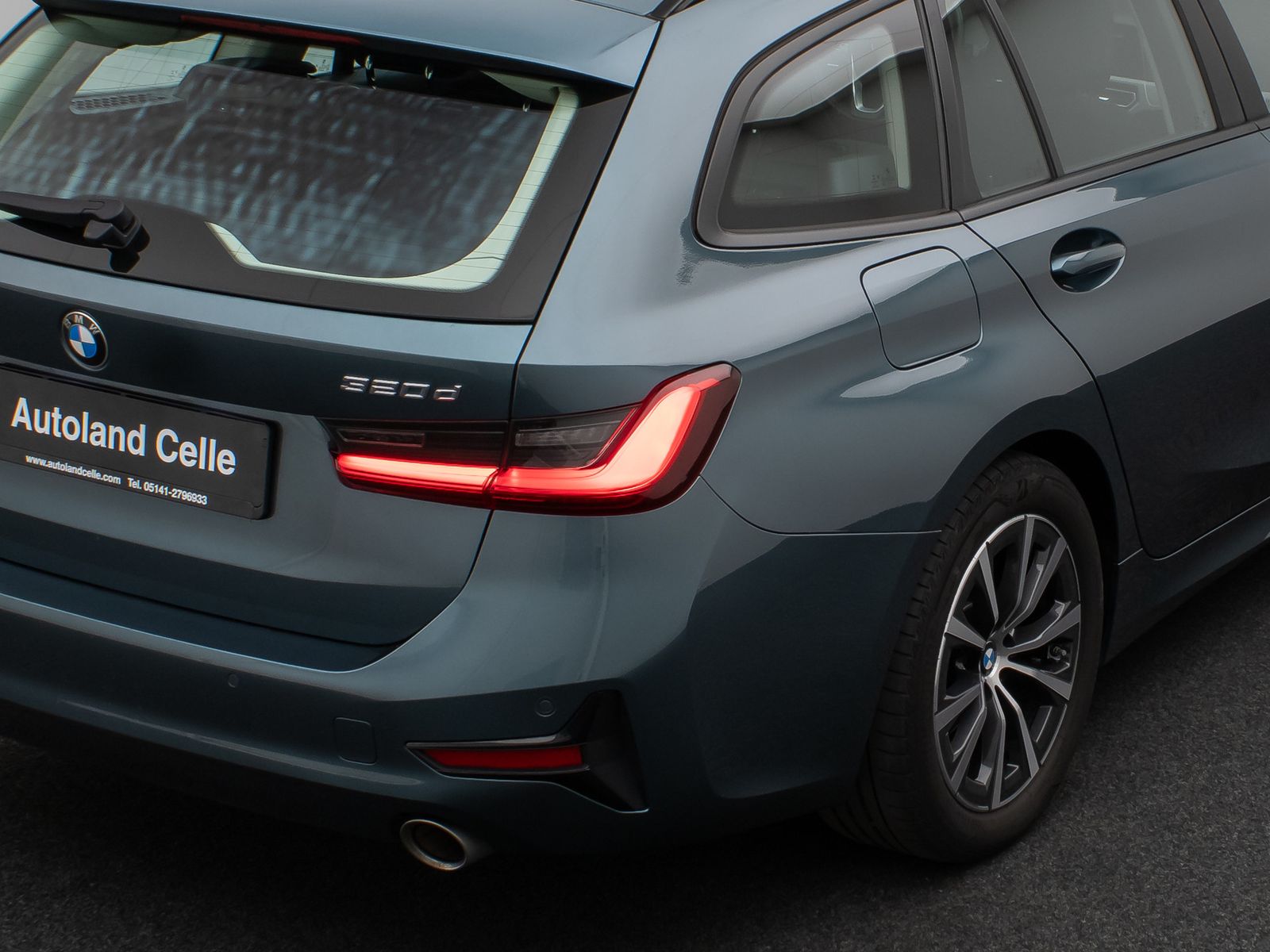 Fahrzeugabbildung BMW 320d Panorama DAB PDC Sitzhzg Geschwindigkeitsre