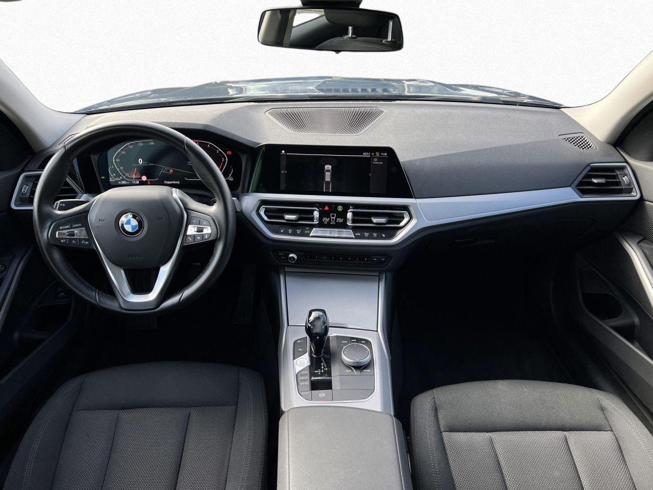 BMW 318d Touring  Live Prof LED SHZ 3Klima PDC Komf.