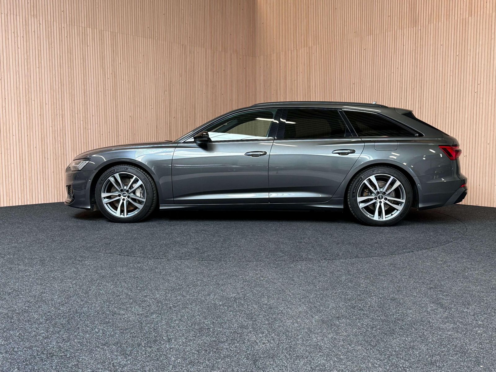 Audi A6 A6 Avant PHEV 50 TFSI e Quattro Sport S troni imagem 2