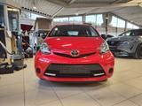 Toyota Aygo (X) - Toyota Aygo (X) mit Benzin-Antrieb: Rot, Kleinwagen