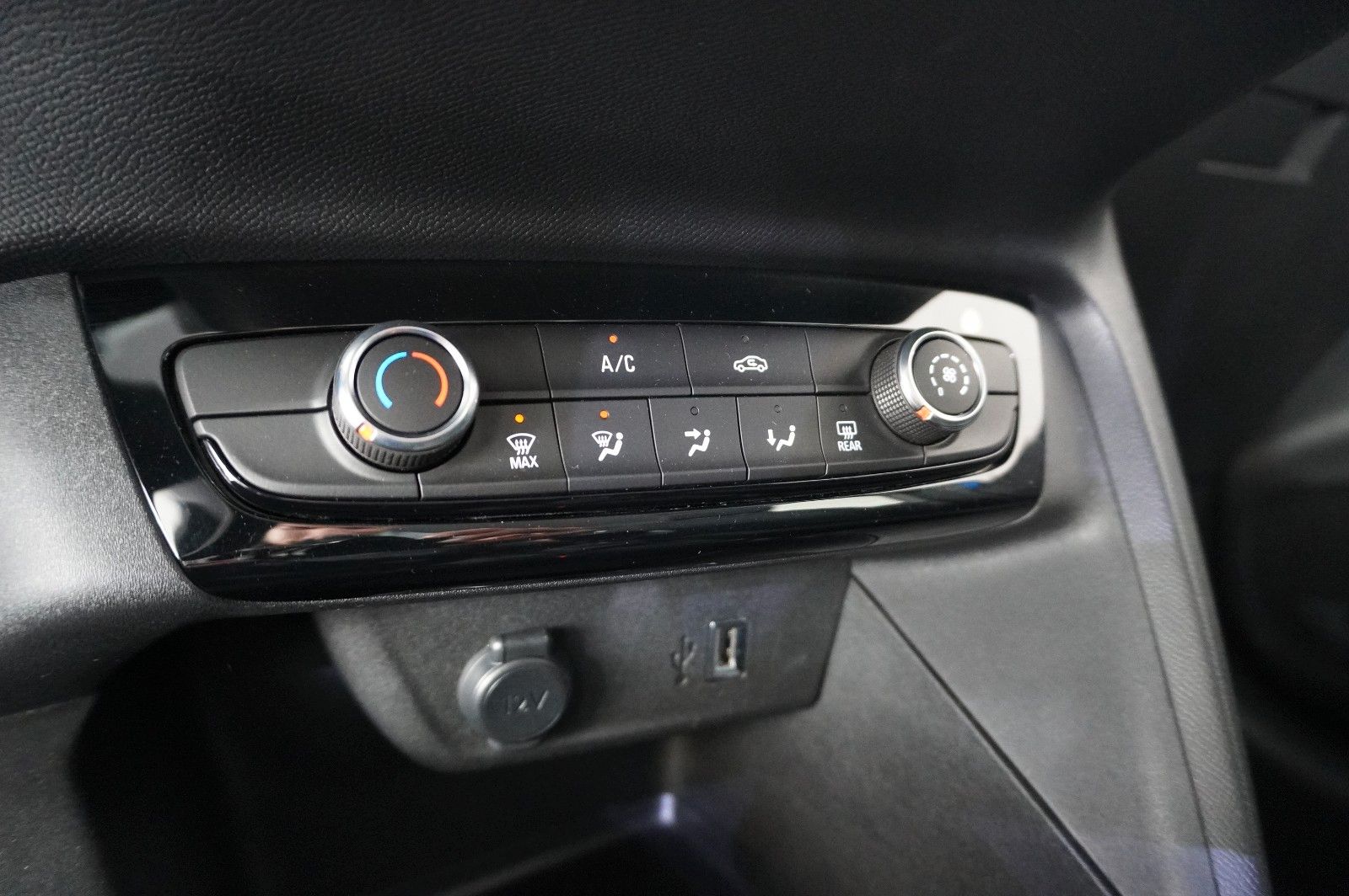 Fahrzeugabbildung Opel Corsa F 1.2T ELEGANCE NAVI/LED/SPORT/VIRTU./DAB+