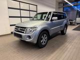Mitsubishi Pajero 3.2 DI-D Invite - Mitsubishi Pajero mit Diesel-Antrieb