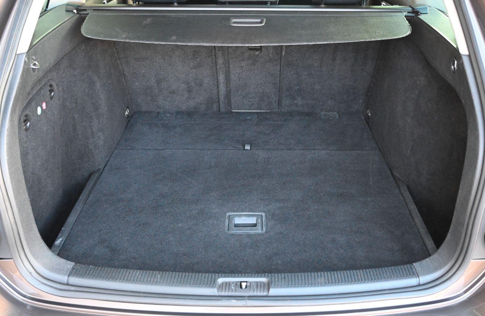 Fahrzeugabbildung Volkswagen Golf 1.6 TDI Variant MATCH °AHK°PANO°STANDHEIZ.°