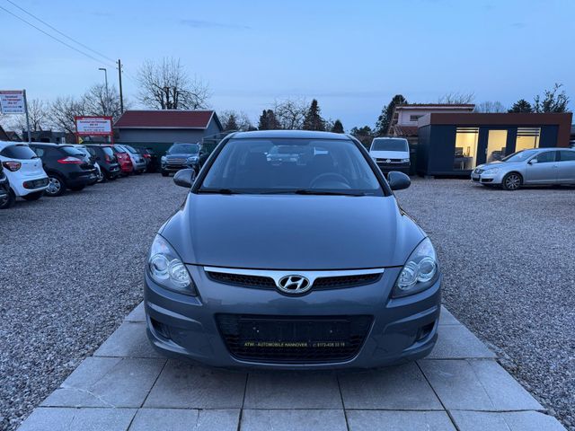 Hyundai i30 blue 1.4 Comfort  Sportpaket Sport Lenkrad