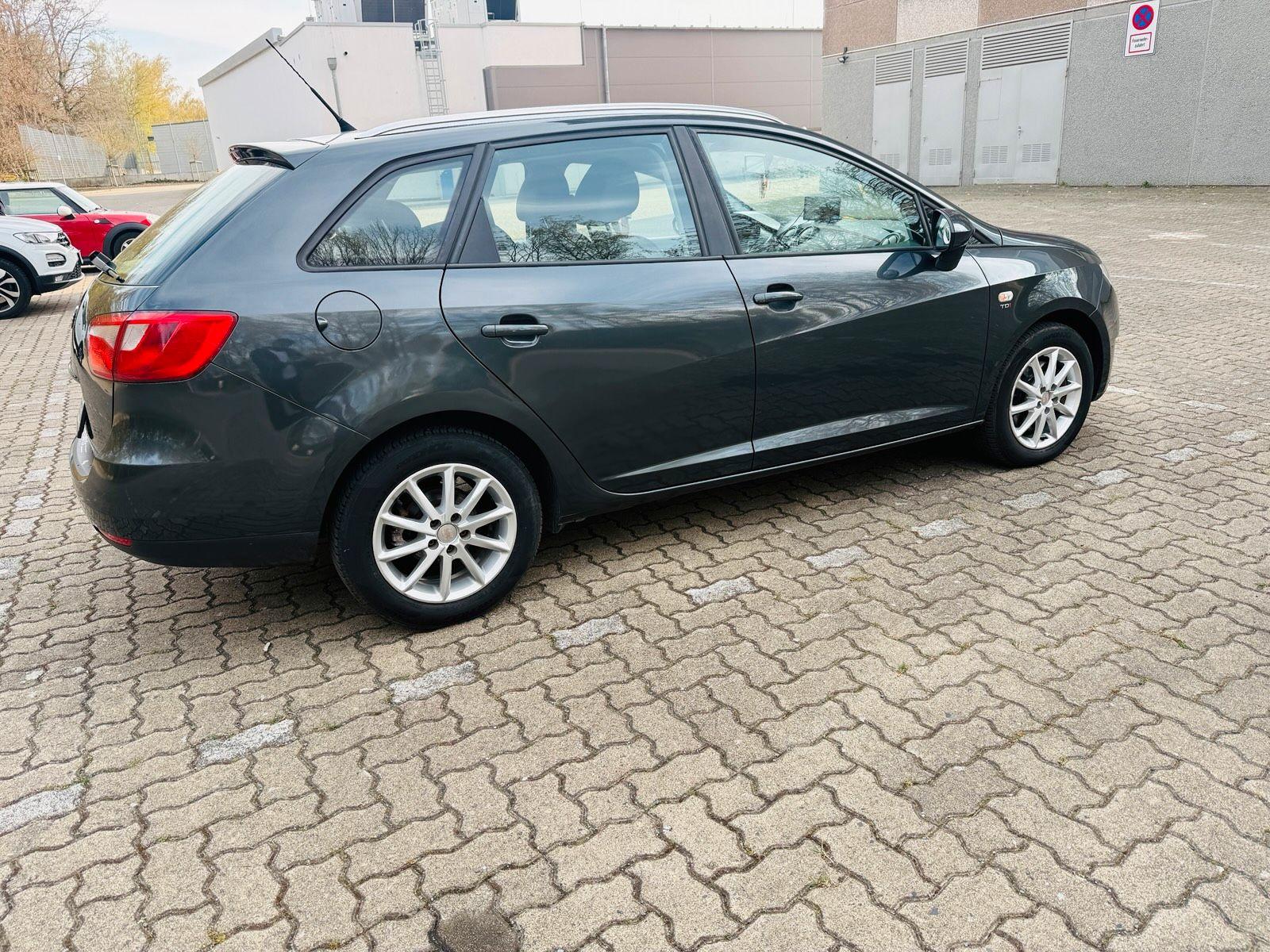 Seat Ibiza 2011 — interior