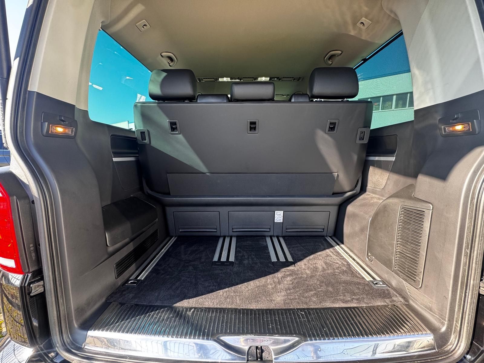 Fahrzeugabbildung Volkswagen T6 Transporter Multivan Highline 4Motion 2.0 TDI