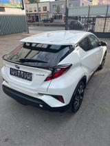 Toyota C-HR 1.8 1. Hand hybrid Benzin  - gebrauchte Toyota C-HR aus dem Jahr 2021