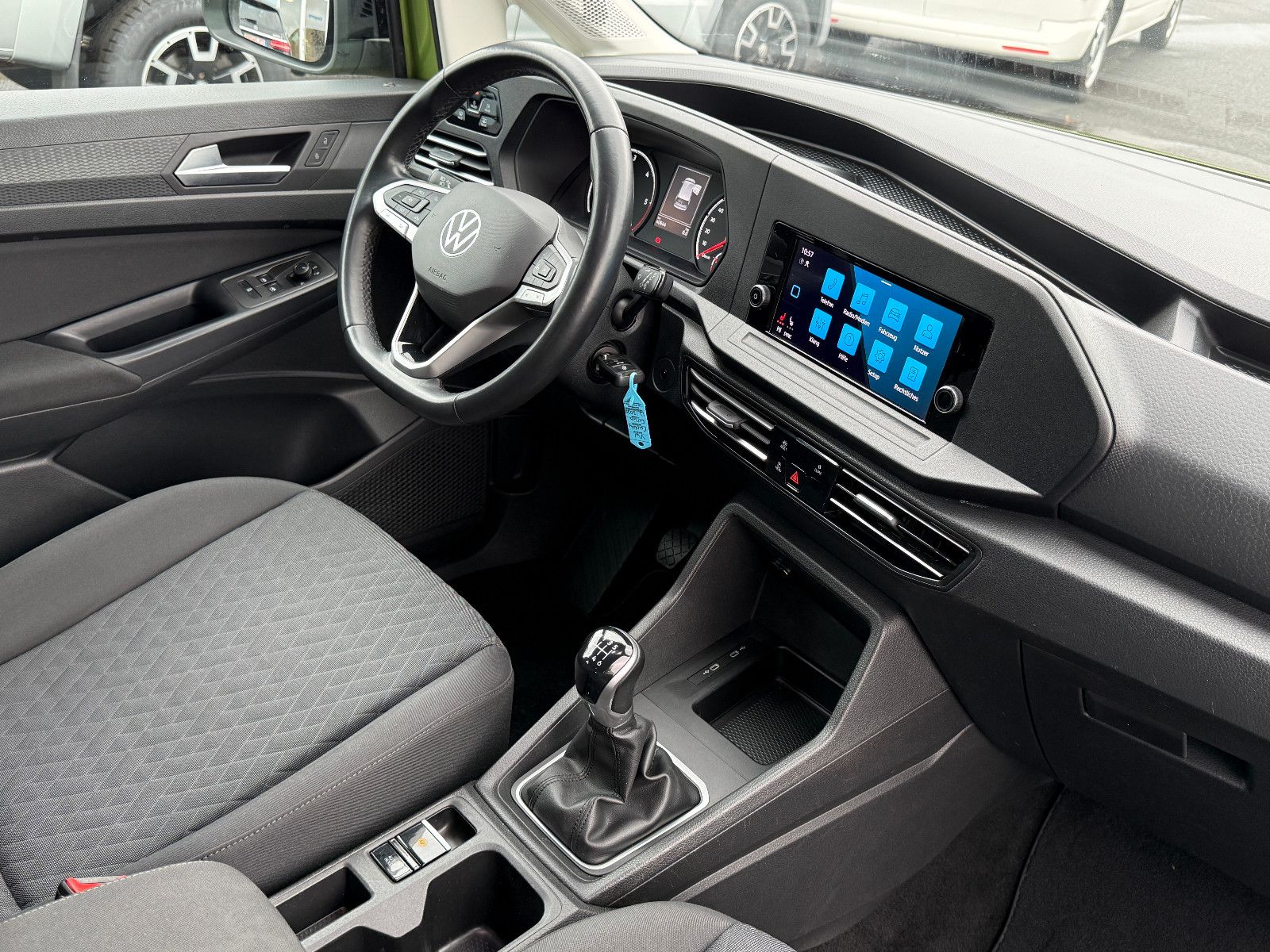 Fahrzeugabbildung Volkswagen Caddy Life 2.0 TDI ACC DAB PDC SHZ Winterpaket