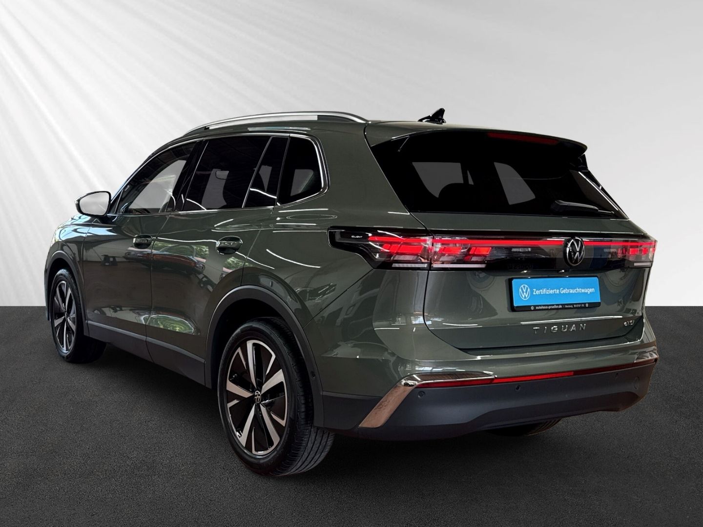 Volkswagen Tiguan 1.5 eTSI Elegance DSG 360° AHK DCC Navi foto 3