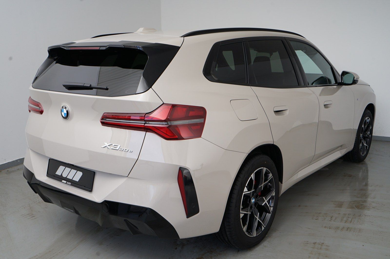 BMW X3 30e xDrive (M-Sport Navi LED AHK H/K Shz PDC) imagem 3