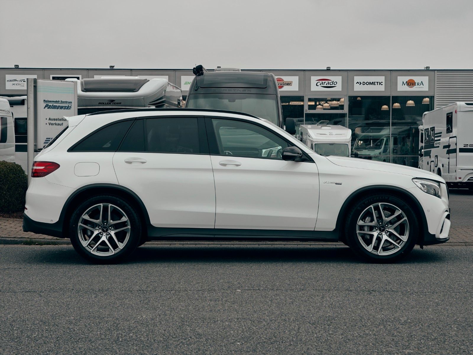 Fahrzeugabbildung Mercedes-Benz GLC 63 AMG 4Matic+, Burmester, Schalensitze, 360