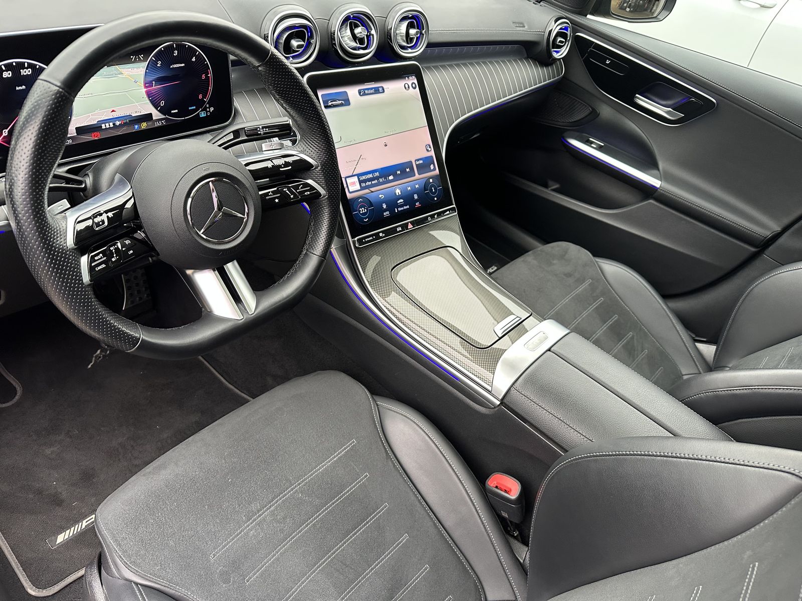 Fahrzeugabbildung Mercedes-Benz C 300d T AMG-Line NAV+LED+KAM+V-COCKPIT+AHK+PANO