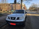 Nissan Navara 4x4 1-Hand / 2,5 D Doppelkab... - Nissan Navara Gebrauchtwagen in Hamburg