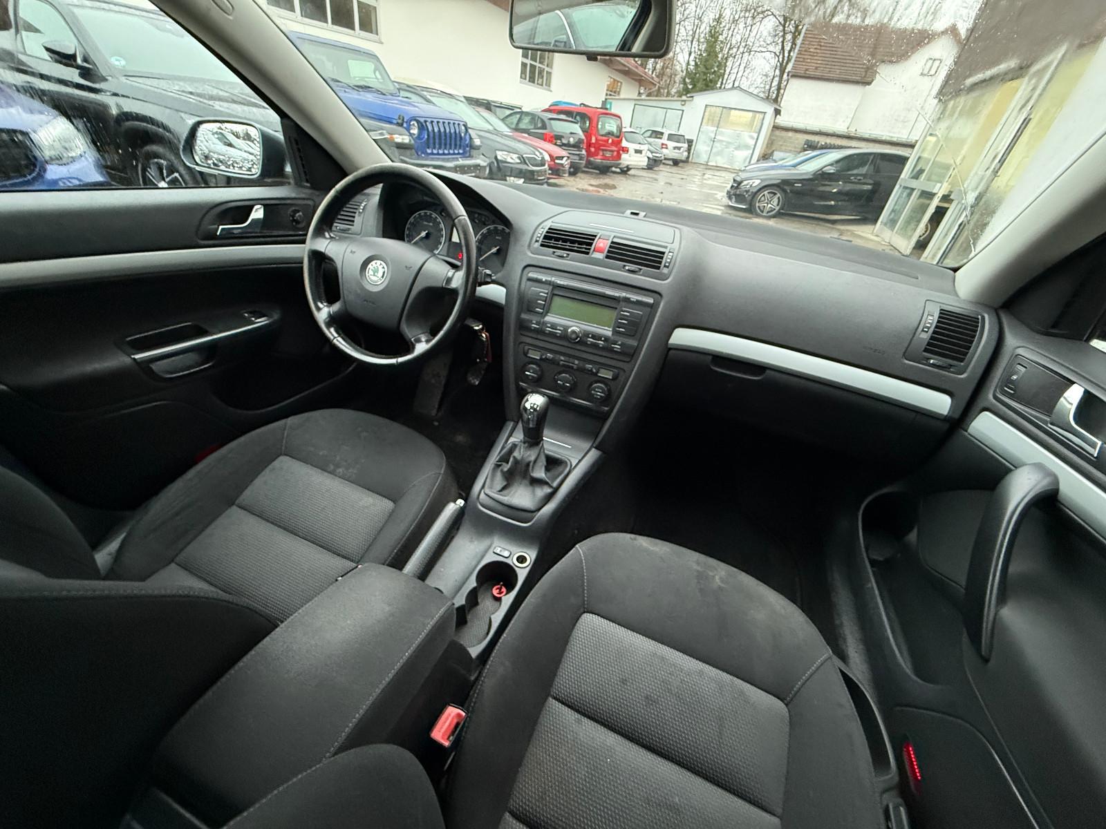 Skoda Octavia 2009 — photo 18