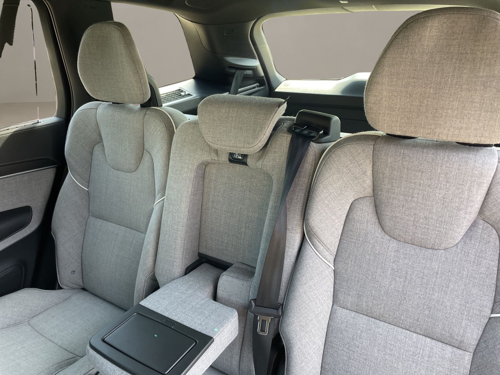 Volvo XC90 T8 AWD Plus Bright AHK LUFT NAVI LED 20LM foto 12