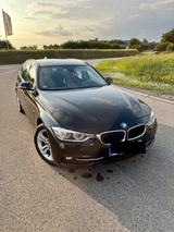 BMW 320d Touring Aut. Sport Line, Service/ TÜV neu - BMW 320 Gebrauchtwagen in Freiburg