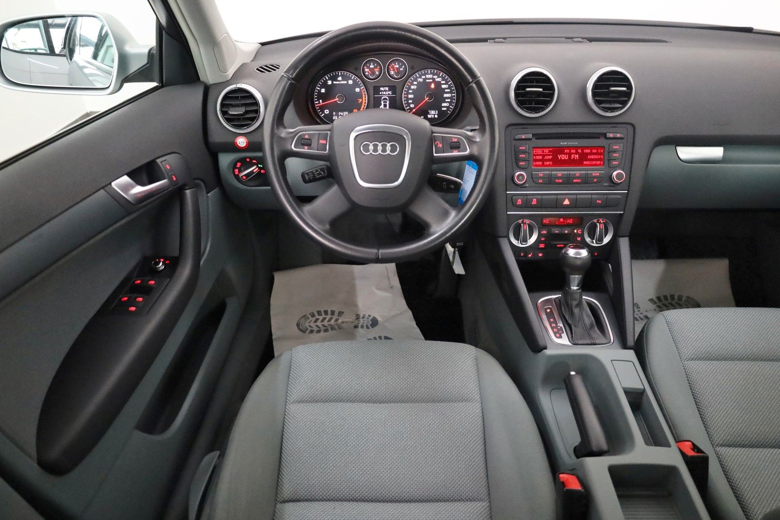 Fahrzeugabbildung Audi A3 Sportback 1.4TFSI Attraction Xenon,SH,PDC,AHK