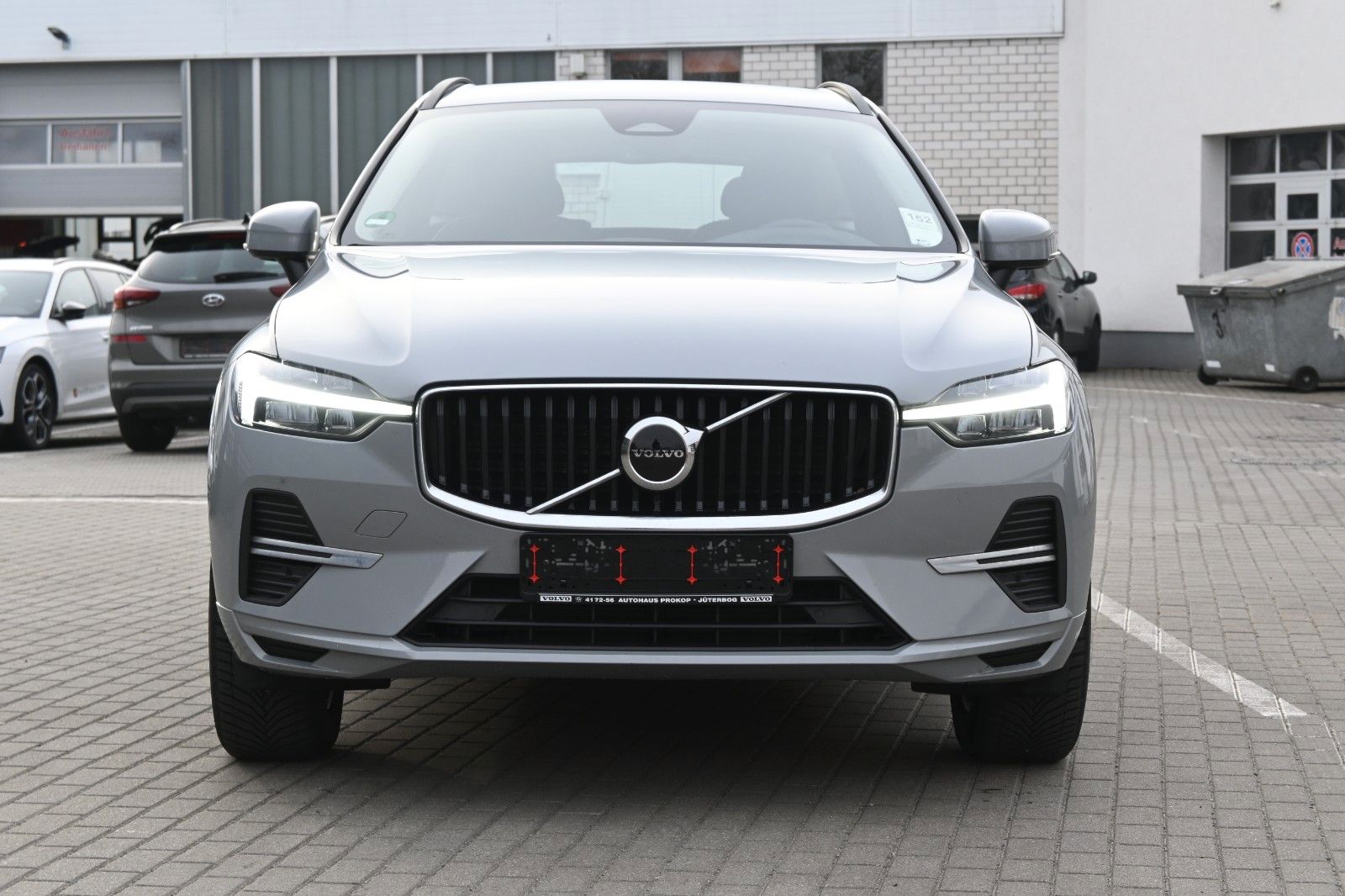 Fahrzeugabbildung Volvo XC60 B4D FWD Core*RFK*Qi*el.Heckkl*GoogleMaps