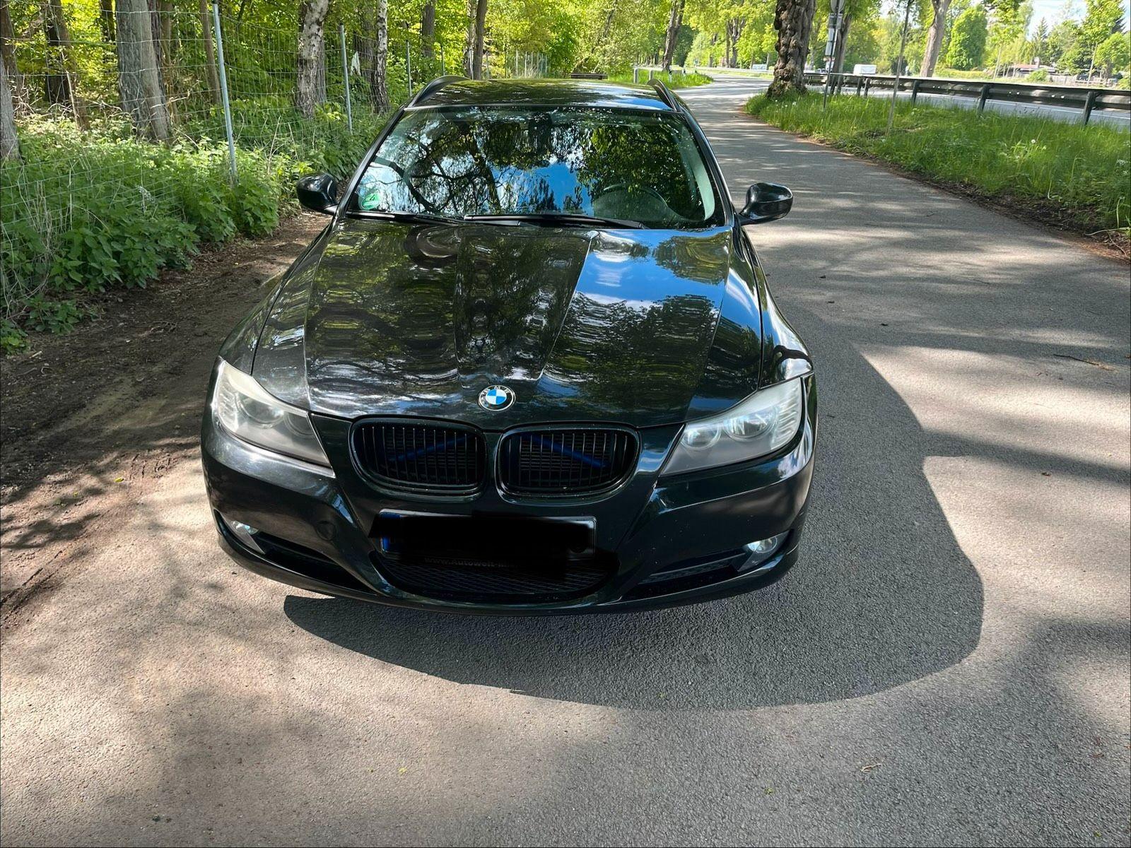BMW 318 2012 — engine 143 HP (105kW)