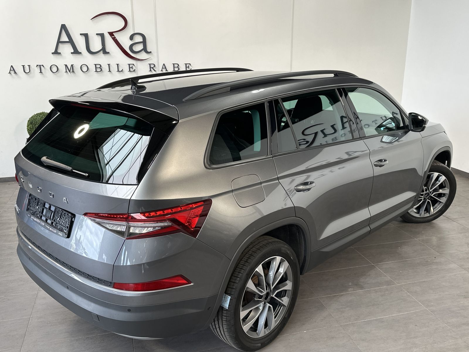 Fahrzeugabbildung SKODA Kodiaq 2.0 TDI Tour DSG NAV+LED+ACC+KAMERA+19ZO