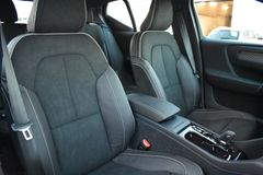 Fahrzeugabbildung Volvo XC40 B4 R-Design *STDHZG*PANO*360°*ACC*AHK