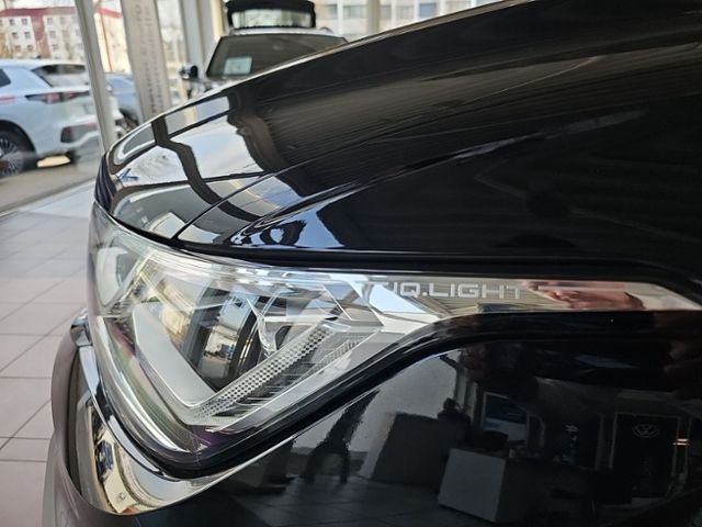 Fahrzeugabbildung Volkswagen Tiguan 1.5 TSI 6-Gang MOVE AHK NAVI MATRIX 360°