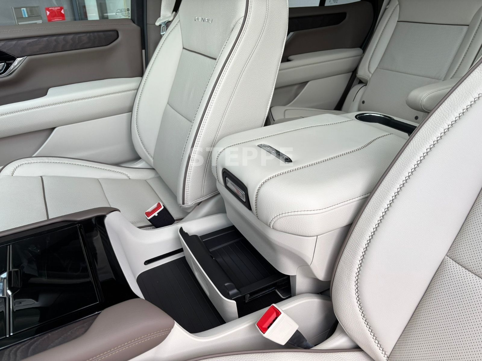 Gmc Yukon 2026 6.2V8 DENALI 24" AHK FACELIFT