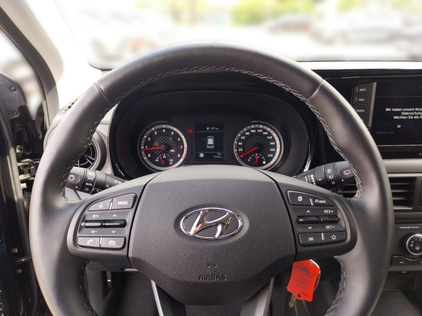 Fahrzeugabbildung Hyundai i10 1.0 Edition 30 Plus Allwetterreifen Navigati